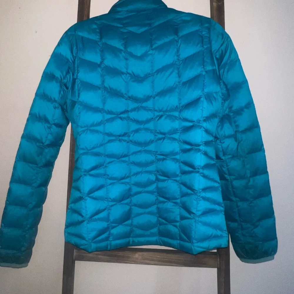 Marmot Teal Puffer Jacket with Lime Zippers - Picture 2 of 4